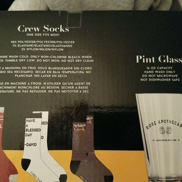 Schitt’s Creek Pint Glass & Crew Socks Gift Set Rose Apothecary New - Picture 2 of 2